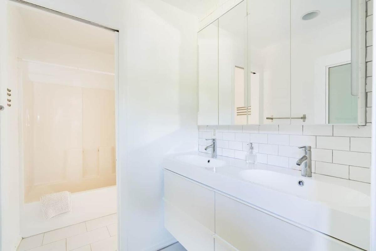 Holiday home Collection - Unique 8 Bedroom Private In Pearl District