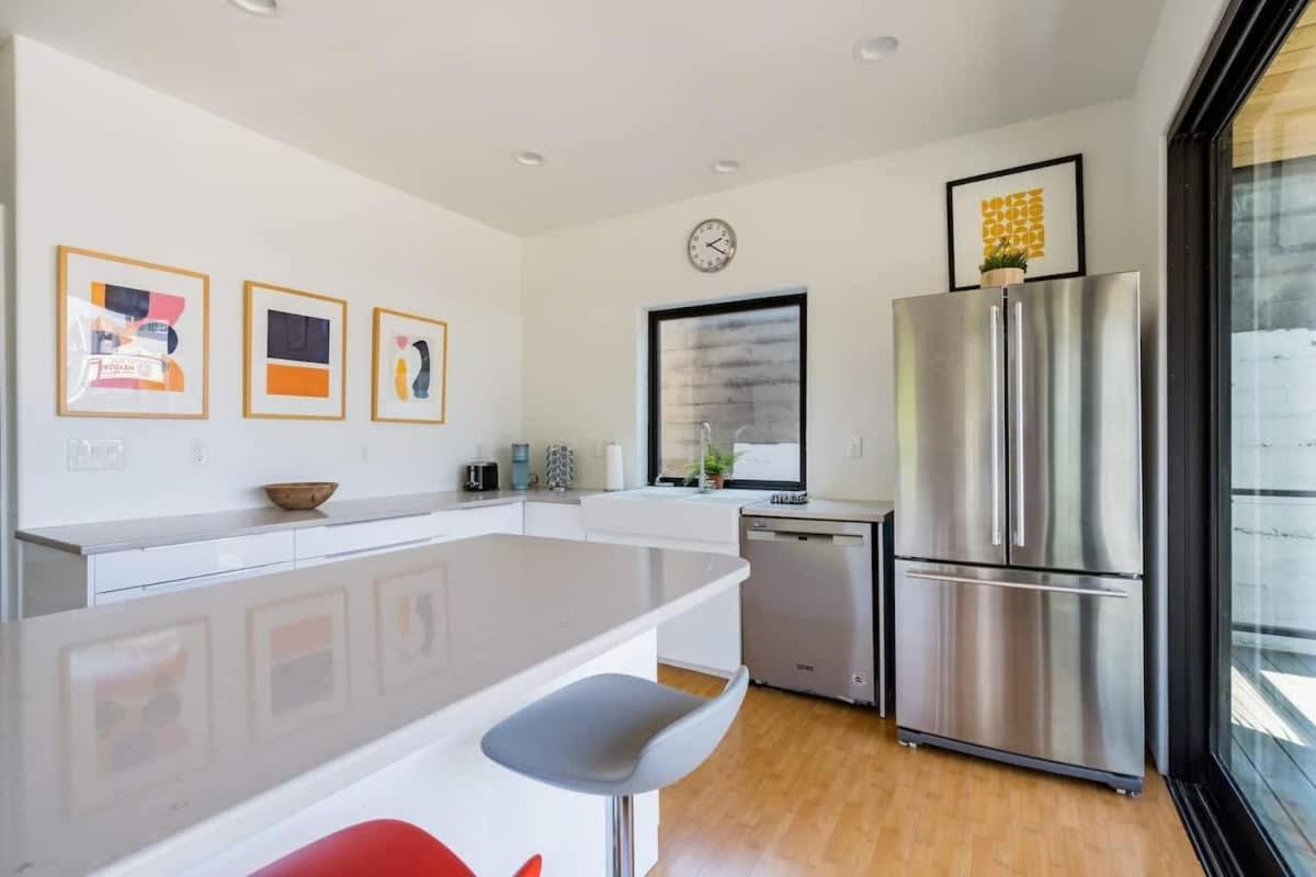 Collection - Unique 8 Bedroom Private In Pearl District Holiday home *