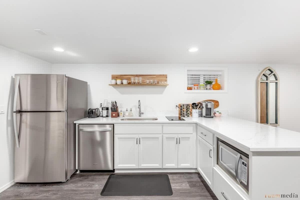 Holiday home - The Fantastic Fargo Flat - Irving Park Oasis