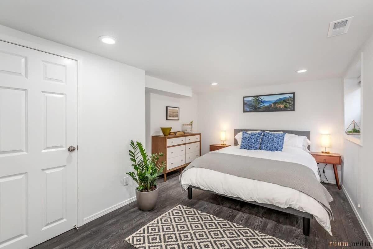 Holiday home - The Fantastic Fargo Flat - Irving Park Oasis *