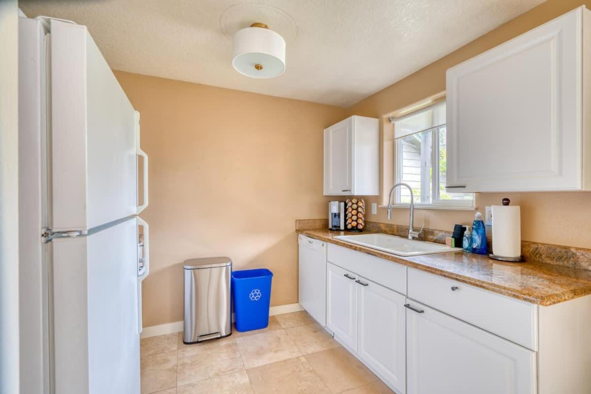 - Adorable Bright 1 Bed Near Ohsu Apartment