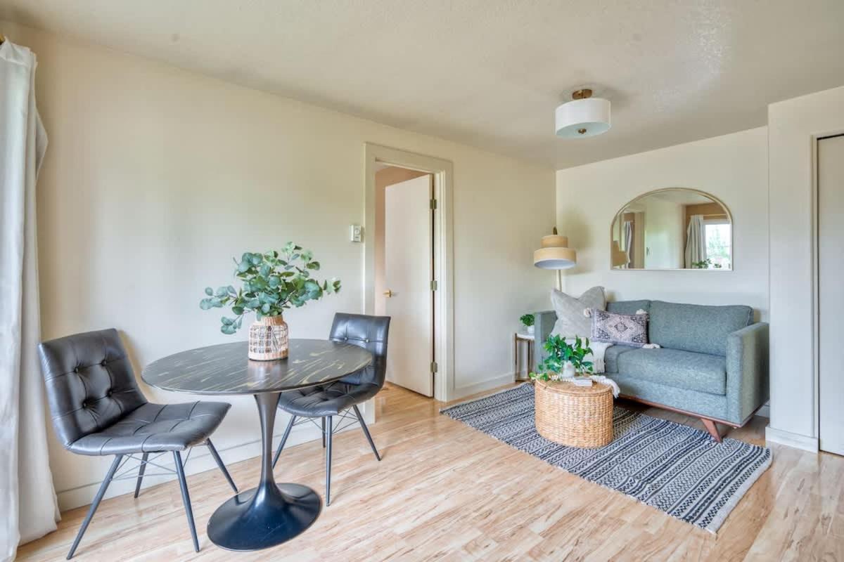 - Adorable Bright 1 Bed Near Ohsu * Portland