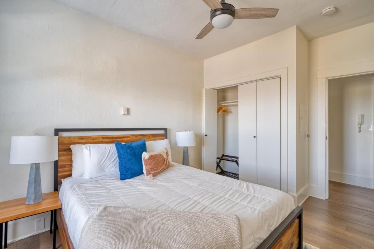 Holiday home - Mt Tabor Retreat - Local Eateries - Shops - Bars *