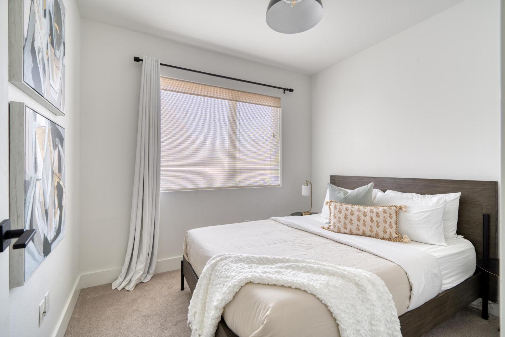 Apartment - Serenity- Stylish 2-bed Alberta Haven