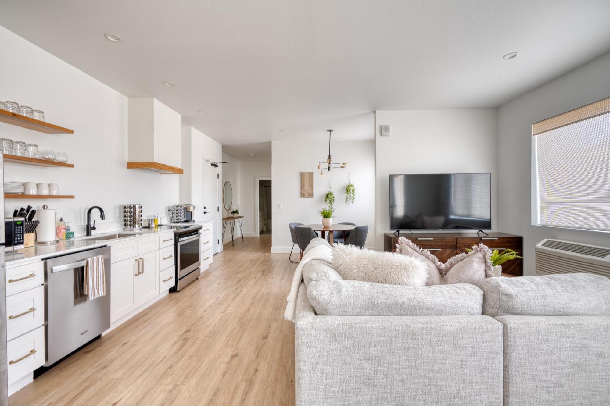 - Serenity- Stylish 2-bed Alberta Haven