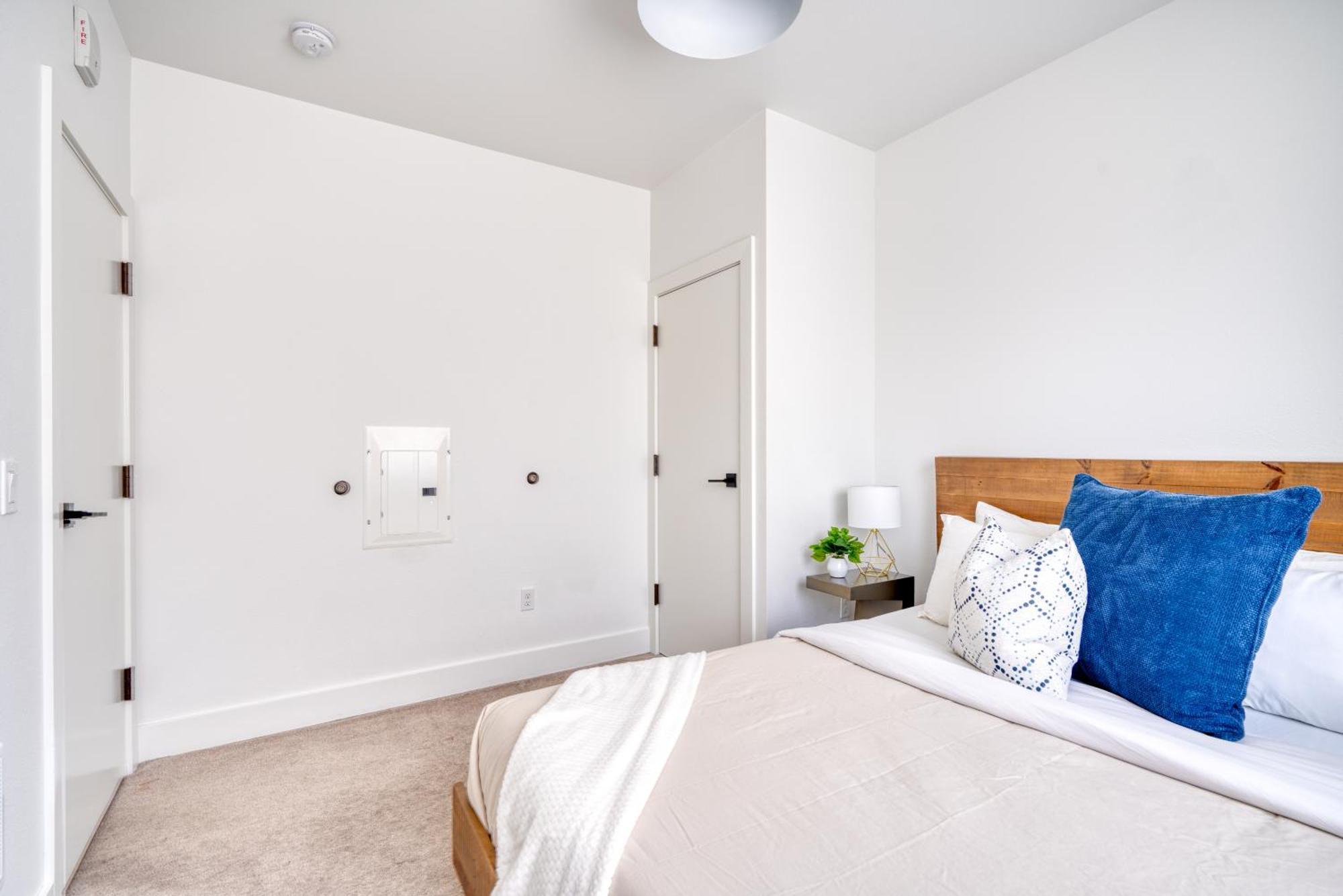 Apartment - Serenity- Stylish 2-bed Alberta Haven
