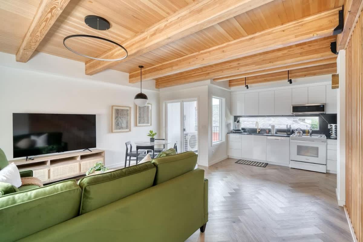 Alberta Arts District Hideaway- Stylish Townhome *