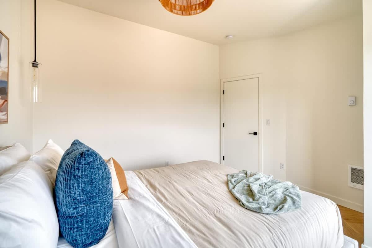 Alberta Arts District Hideaway- Stylish Townhome Holiday home