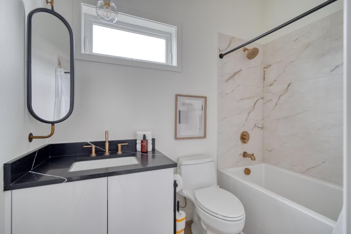 Holiday home Alberta Arts District Hideaway- Stylish Townhome *