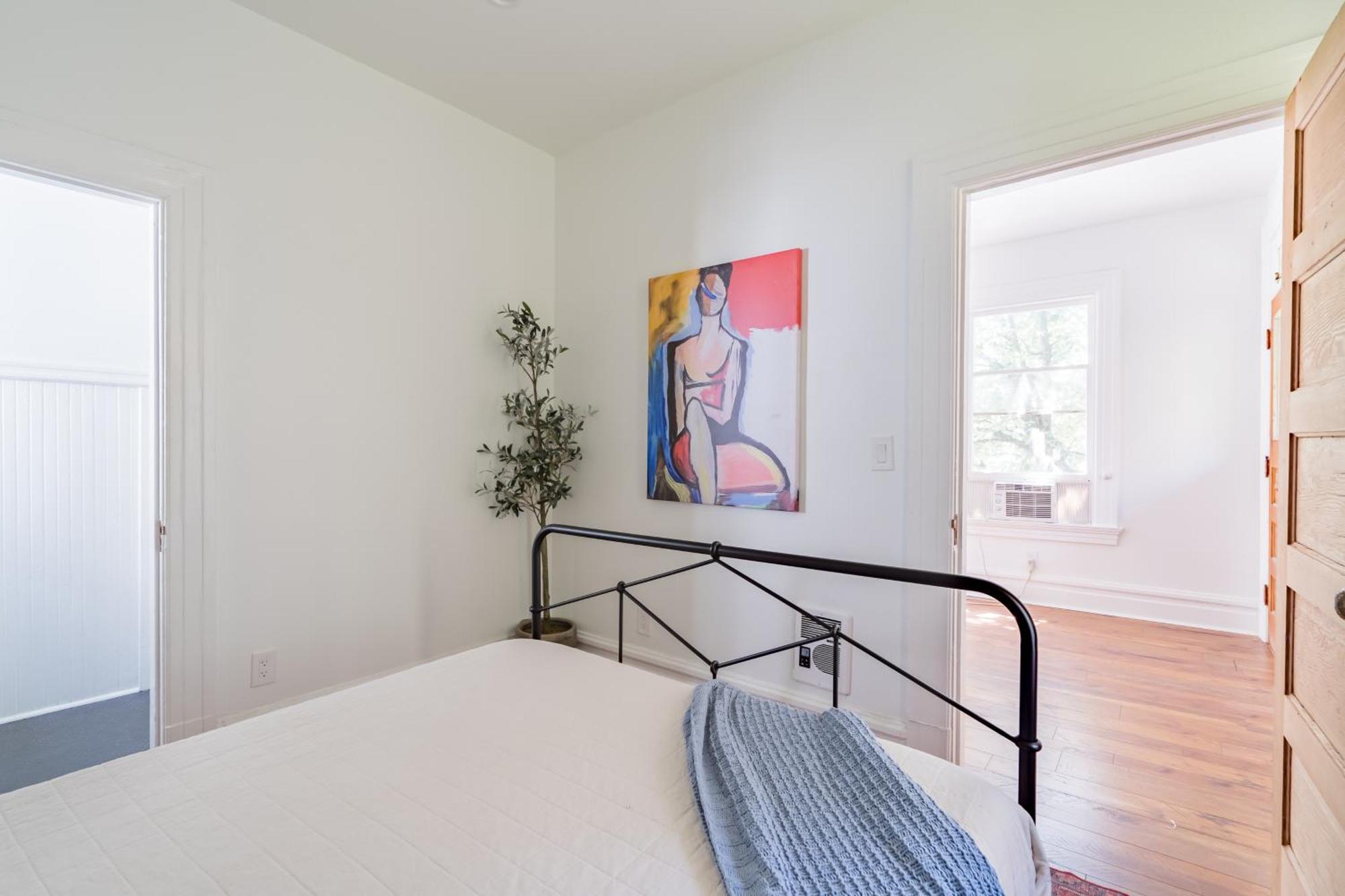 - The Tournesol Suite- Leisurely Strolls On Nw 23rd *