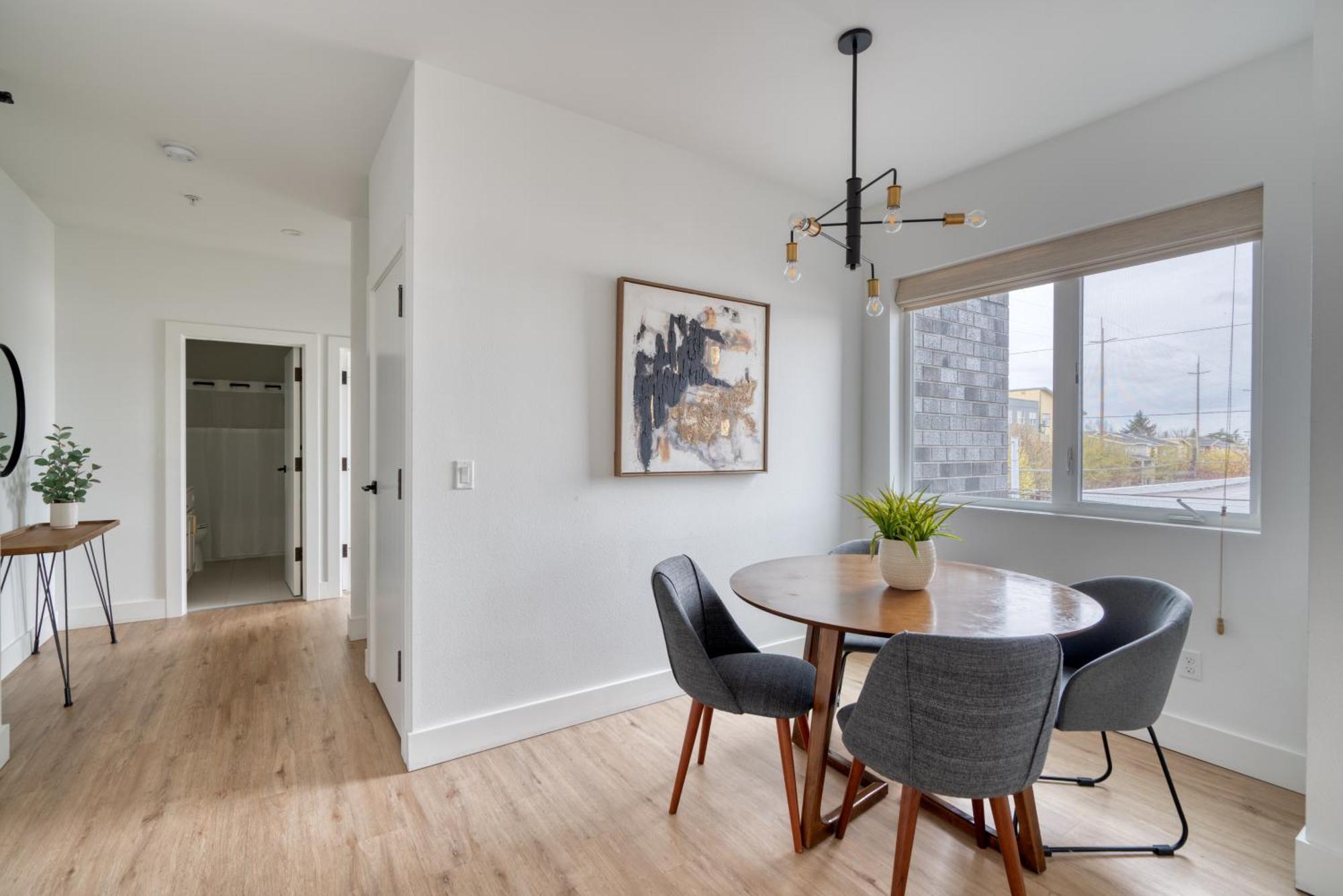 Apartment - Exclusive Entire Floor & Instaworthy Local Art *