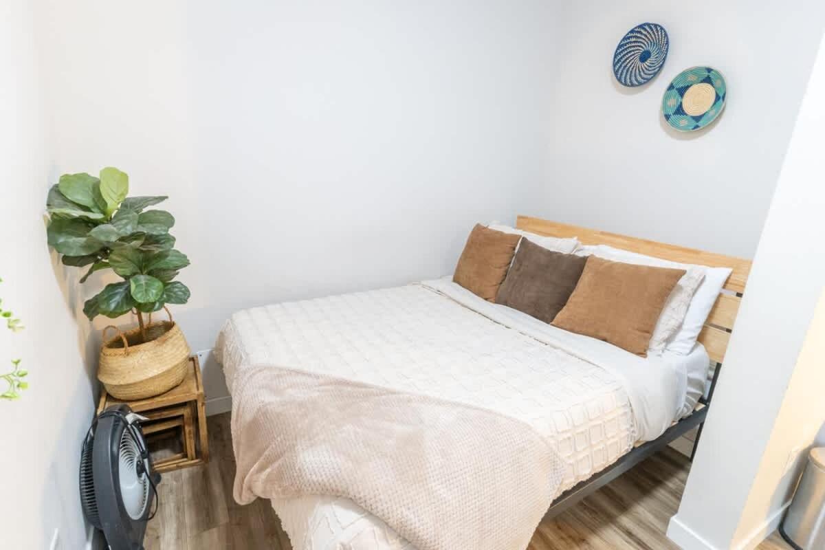 Walkable Next To Restaurants, Bars, And Shops! Holiday home *