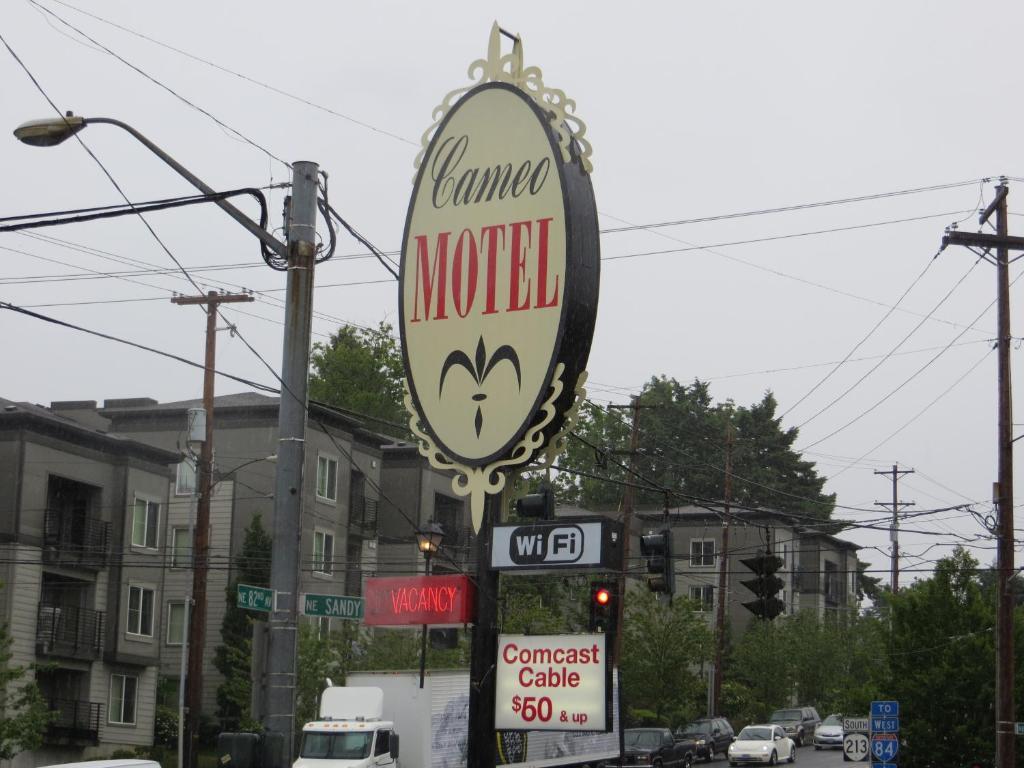 Cameo - Motel