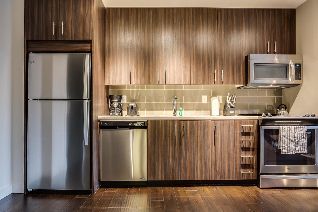 Apartment Park Avenue West Condos *