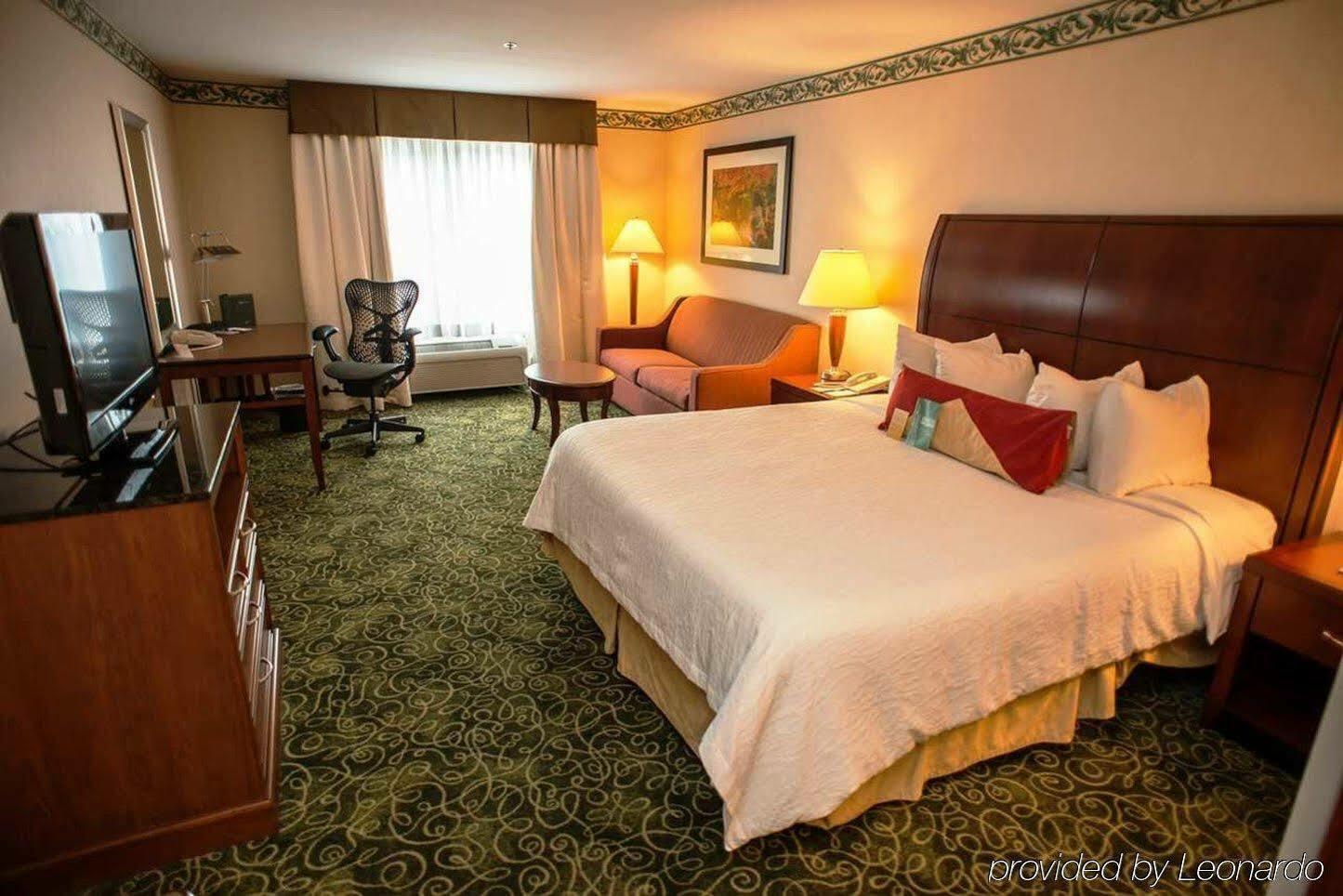 Hilton Garden Airport Hotel 3*