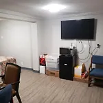 Parkrose Inn And Suites