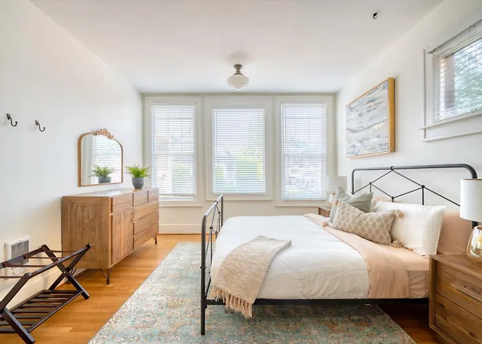 Stay Portland - La Casa Burnside - Local Eateries, Shops, And Bars