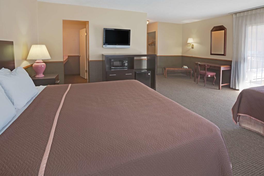 Hotel Surestay By Western Center
