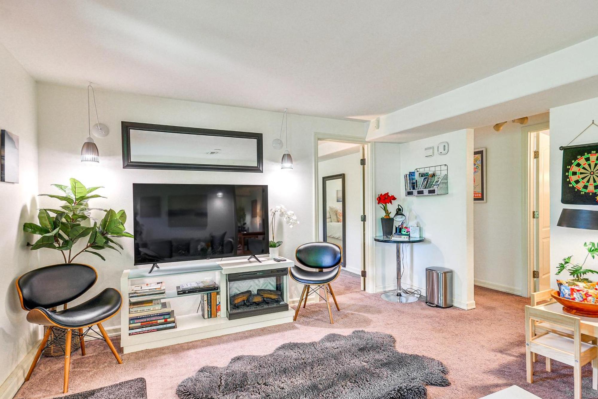 Lush Flat With Fire Pit, 4 Mi To Dtwn! Portland