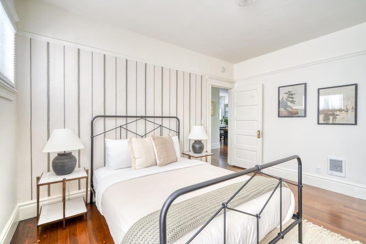 - Perfect Family Friendly 3 Bed - 95 Walkscore *