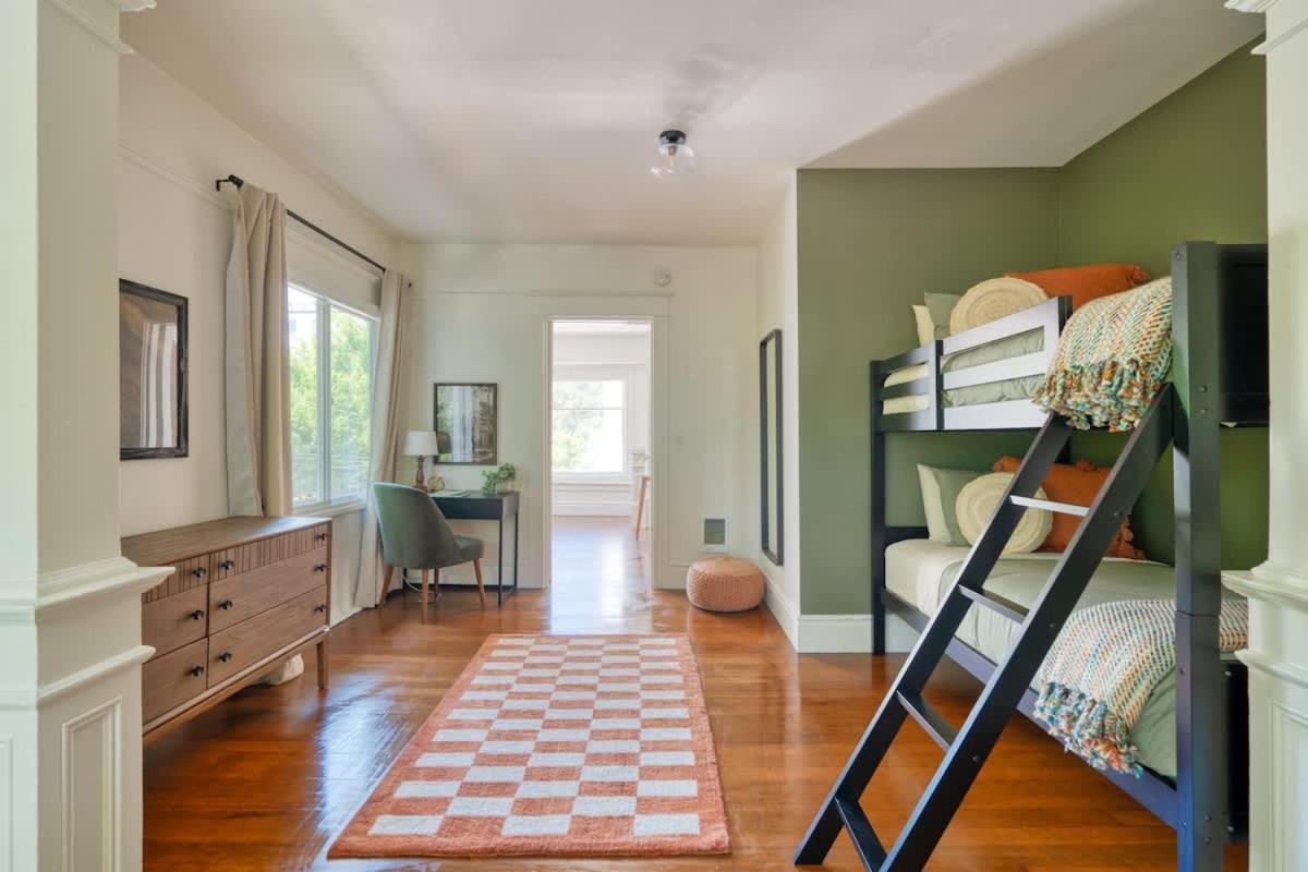 - Perfect Family Friendly 3 Bed - 95 Walkscore *