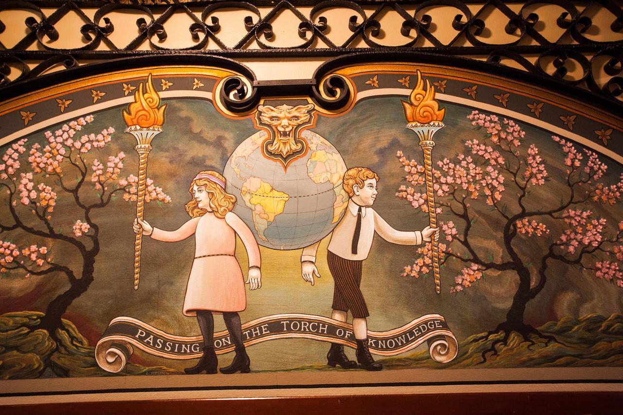 Mcmenamins Kennedy School 3* Portland